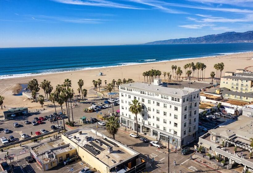 Air Venice On The Beach