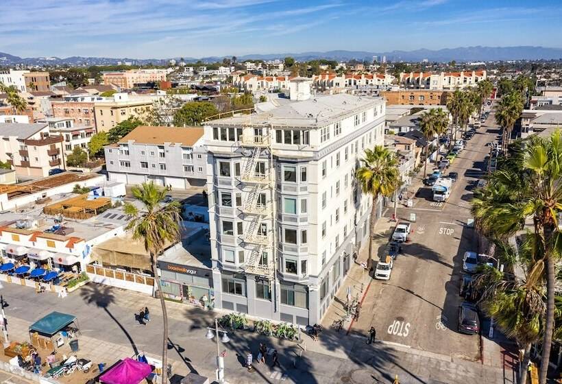 Air Venice On The Beach