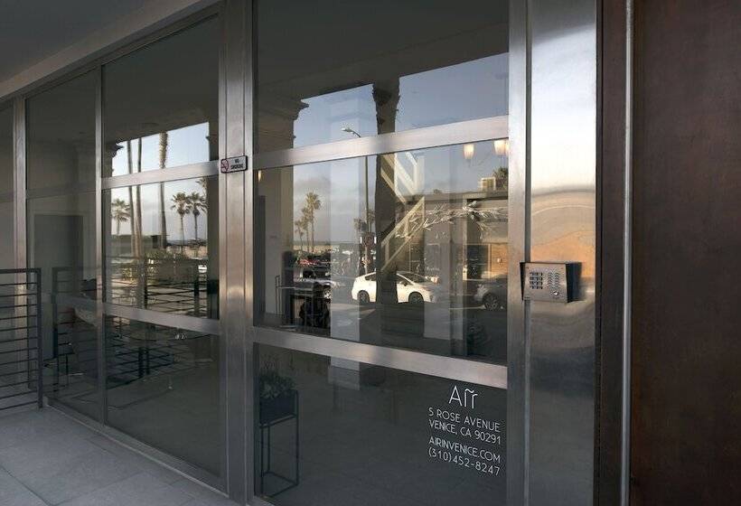 Air Venice On The Beach