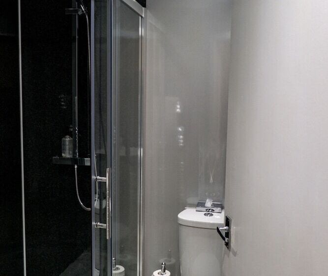 הוסטל Corran House Guest House