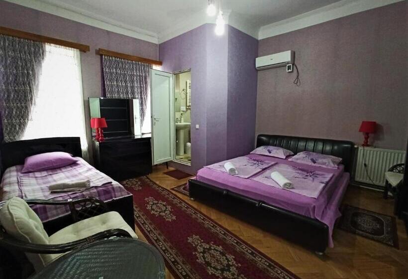 هاستل Guesthouse Lilia &wine Celler