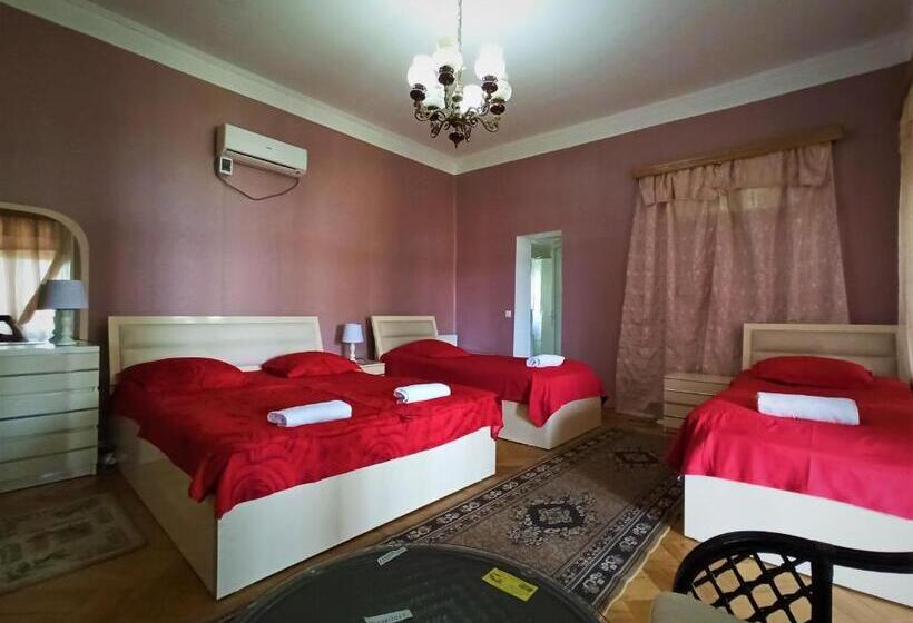 هاستل Guesthouse Lilia &wine Celler