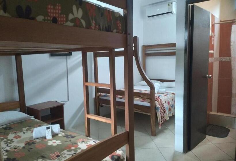 هاستل Hostal Casa Taisha