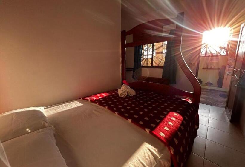 هاستل Hostal Casa Taisha