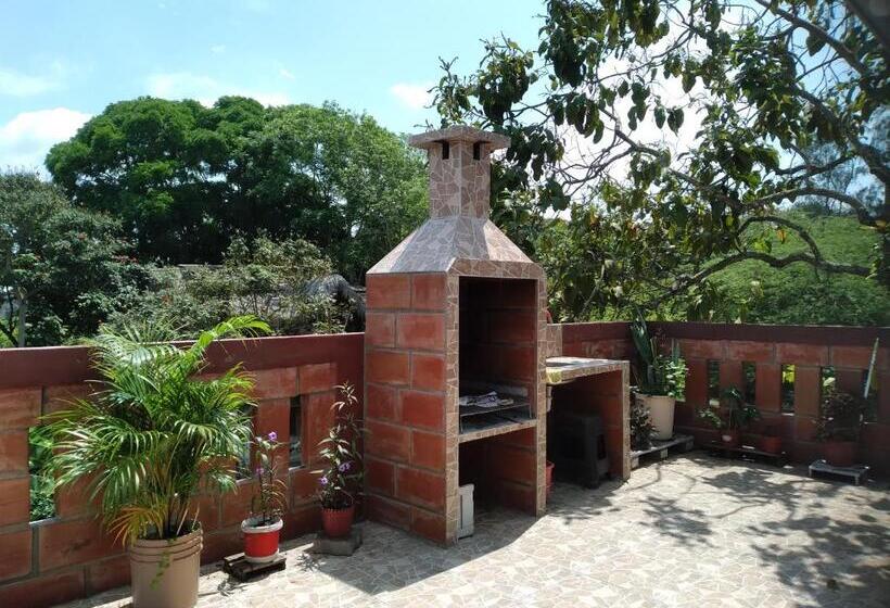 هاستل Hostal Casa Taisha