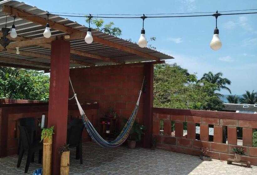 هاستل Hostal Casa Taisha