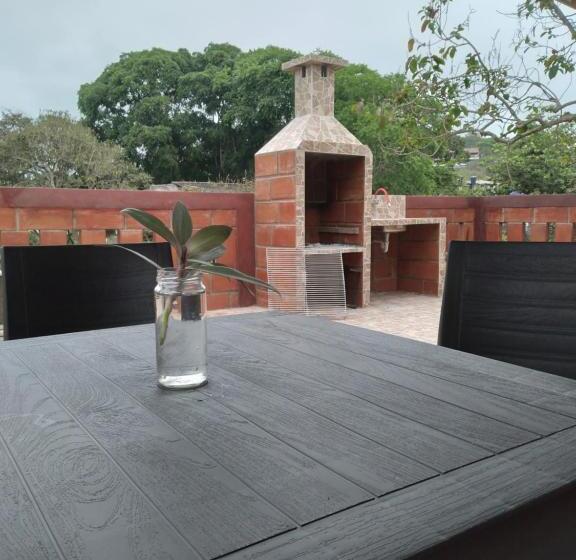 هاستل Hostal Casa Taisha