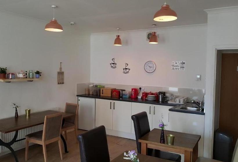 Общежитие Snooze Guest House