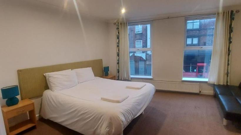 Общежитие Snooze Guest House