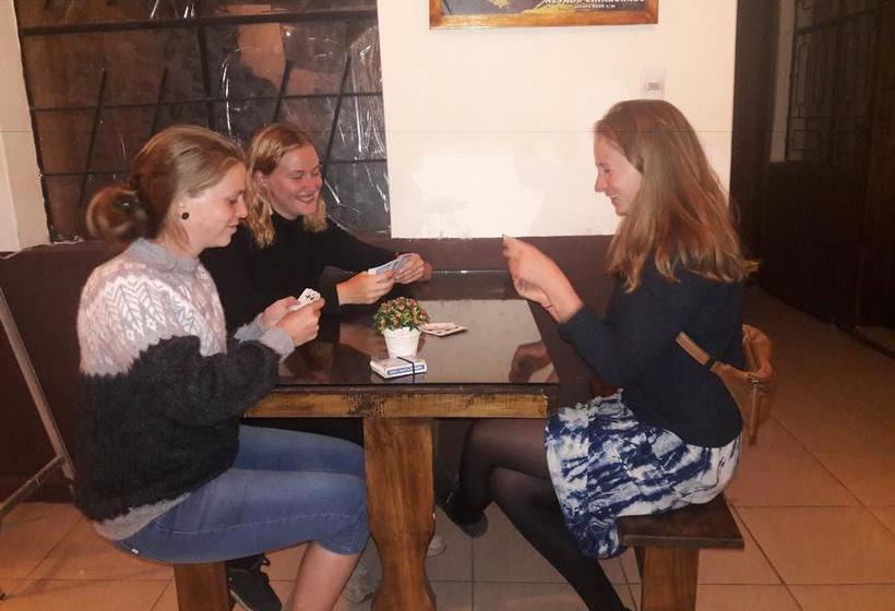 فندق صغير The Backpacker Hostal