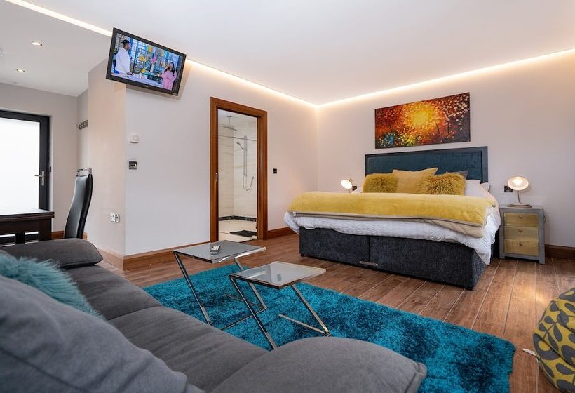 Bed and Breakfast Antrim House Guest Rooms & Suites