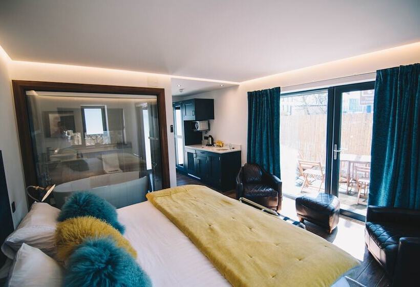 Bed and Breakfast Antrim House Guest Rooms & Suites