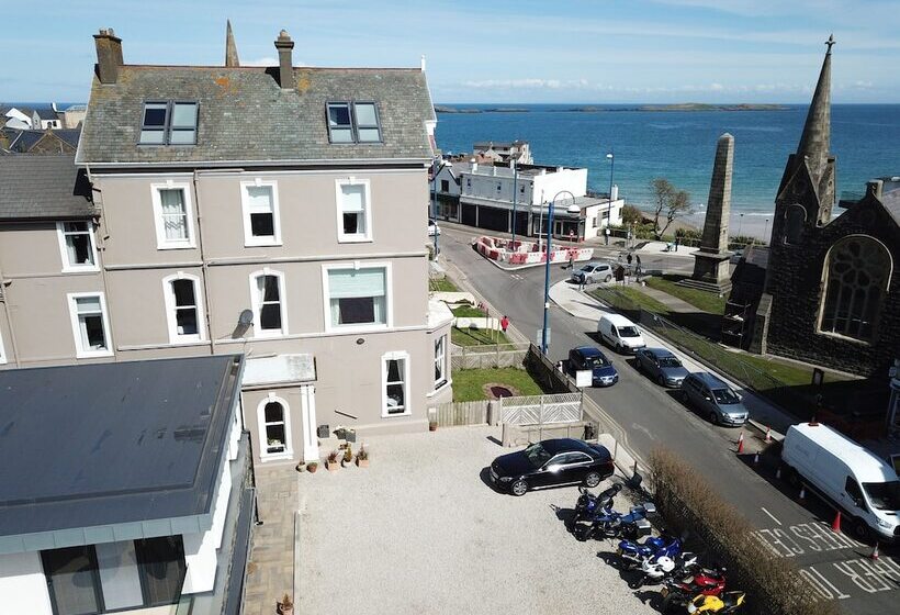 Bed and Breakfast Antrim House Guest Rooms & Suites