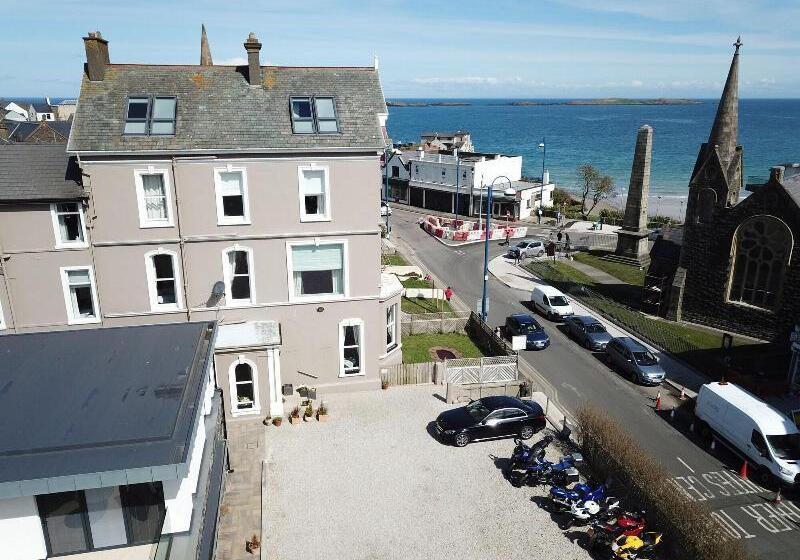 Bed and Breakfast Antrim House Guest Rooms & Suites