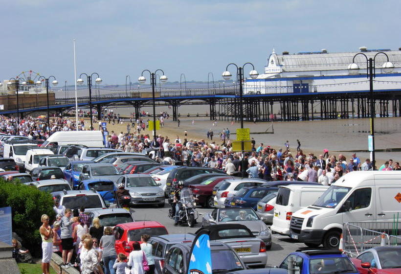 مبيت وإفطار Aristocrat Guest House