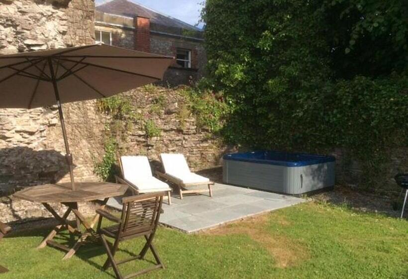 ベッドアンドブレックファースト Castle House B And B