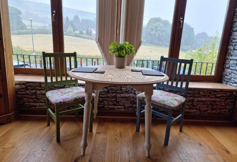 민박 Castle Lodge   Brecon Beacons Accommodation