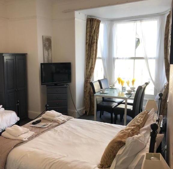 Bed and Breakfast Duporth Guest House