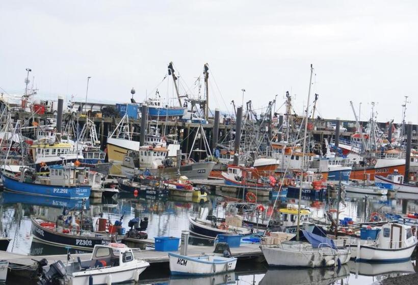 Bed and Breakfast Duporth Guest House