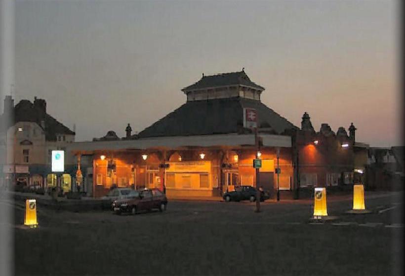 مبيت وإفطار English Rose