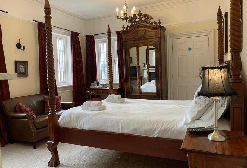 Bed and Breakfast Gothic House