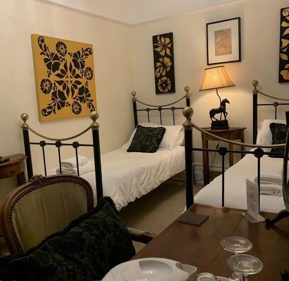 Bed and Breakfast Gothic House