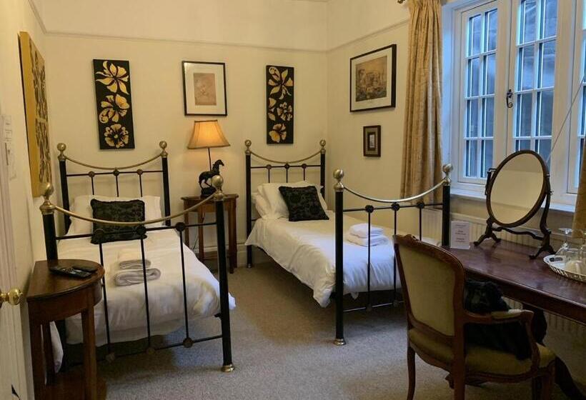 Bed and Breakfast Gothic House