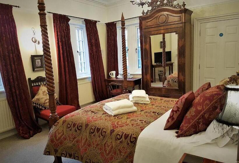 Bed and Breakfast Gothic House