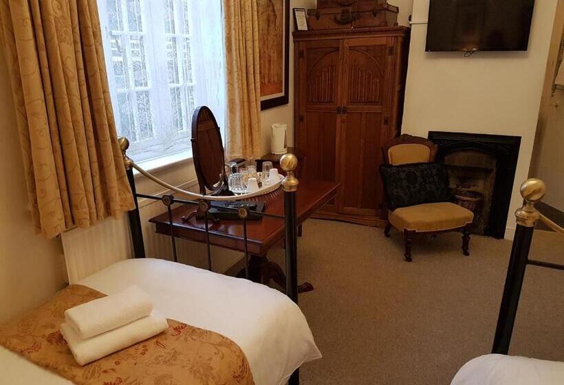 Bed and Breakfast Gothic House