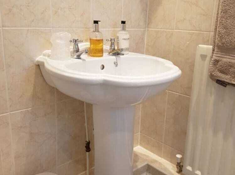 Bed and Breakfast Hanwell House