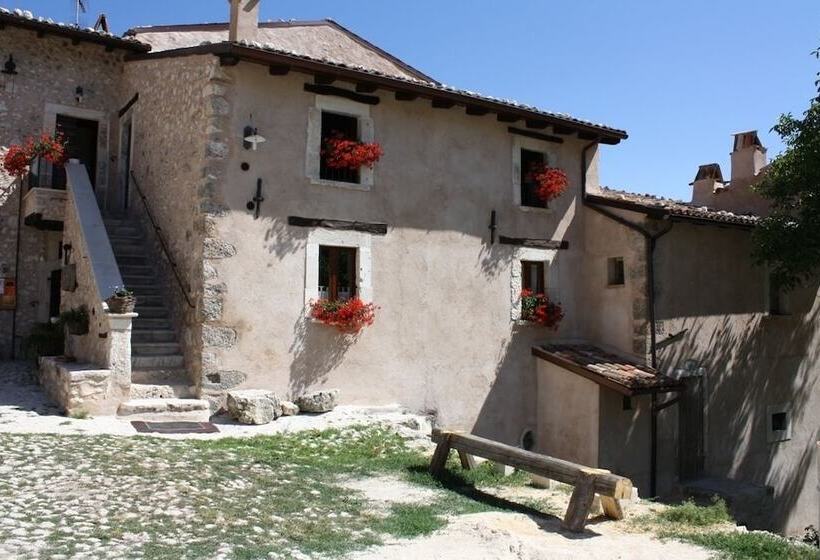 مبيت وإفطار La Casa Sù Le Dimore Del Borgo