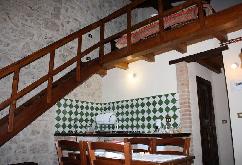 مبيت وإفطار La Casa Sù Le Dimore Del Borgo