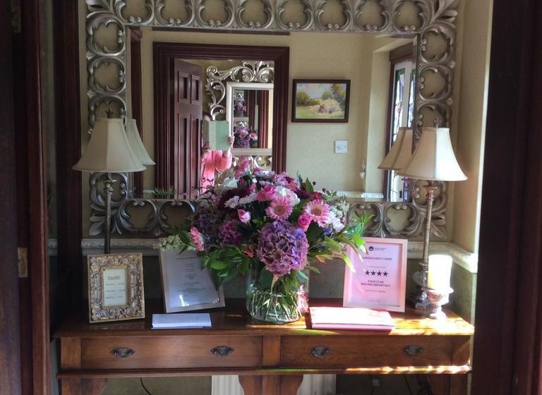 민박 Lurgan West Lodge