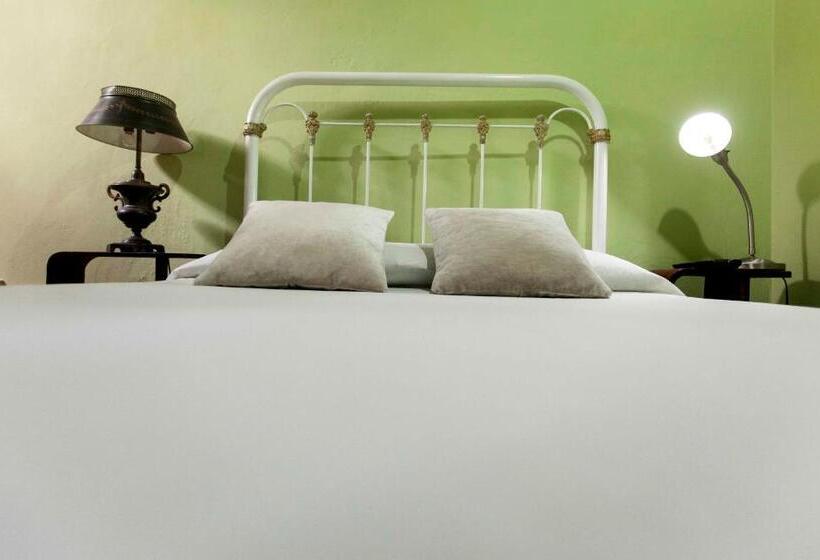 تختخواب و صبحانه Mauricio Babilonia