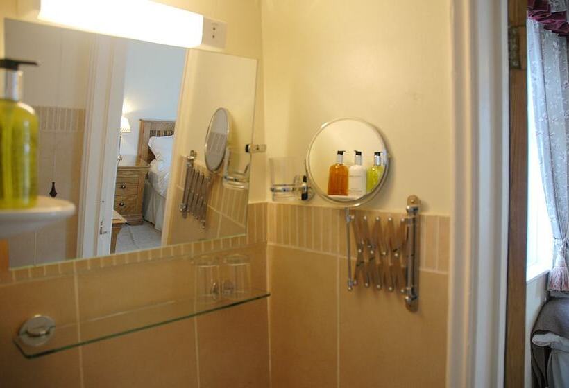 צימר Newcourt Barton