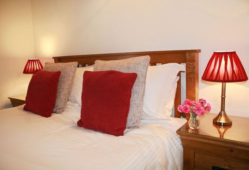 צימר Newcourt Barton