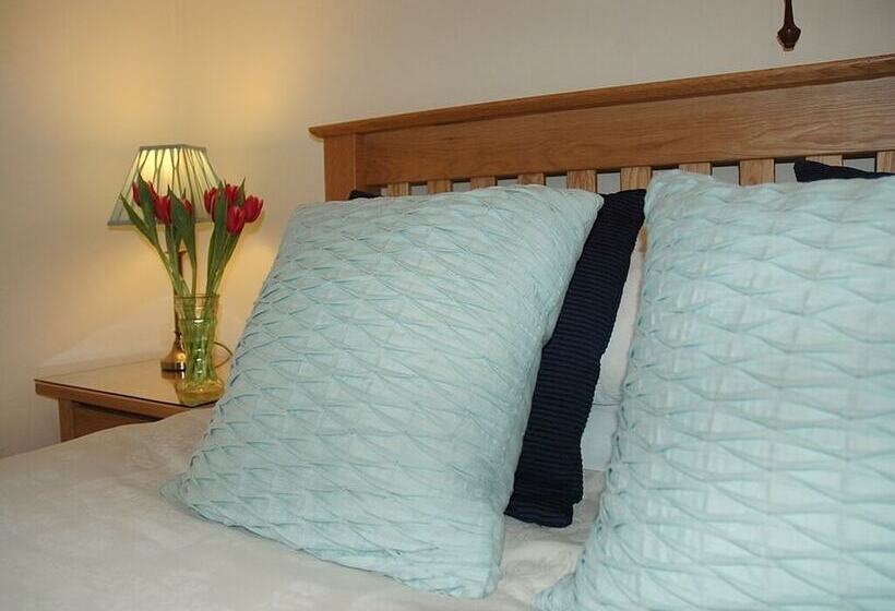 צימר Newcourt Barton