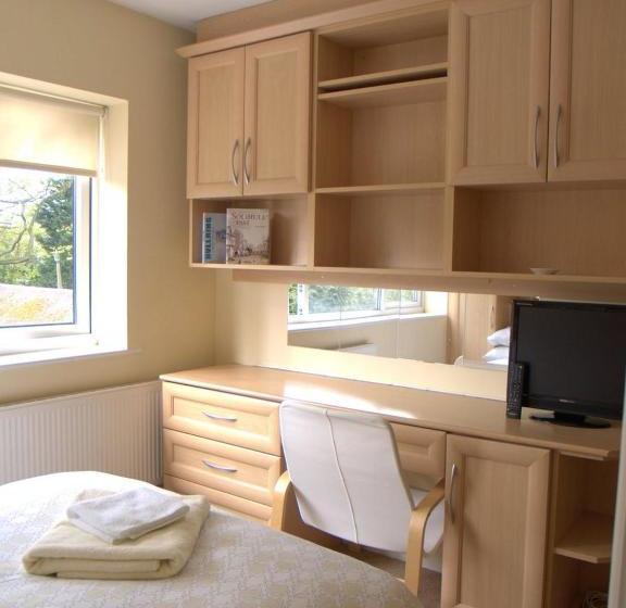 住宿加早餐  Station Approach