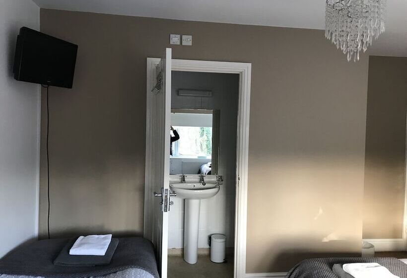 تختخواب و صبحانه Station Approach