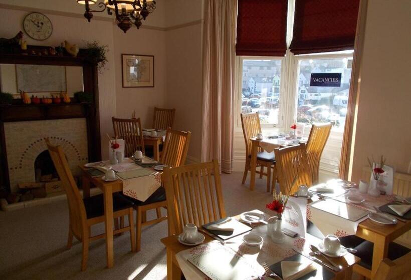 צימר Swiss Court Guest House