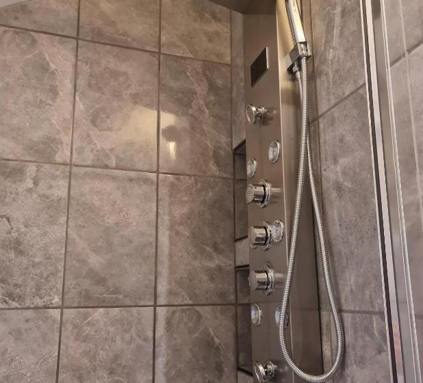 مبيت وإفطار Ternhill Farm House   5 Star Guest Accommodation With Optional Award Winning Breakfast