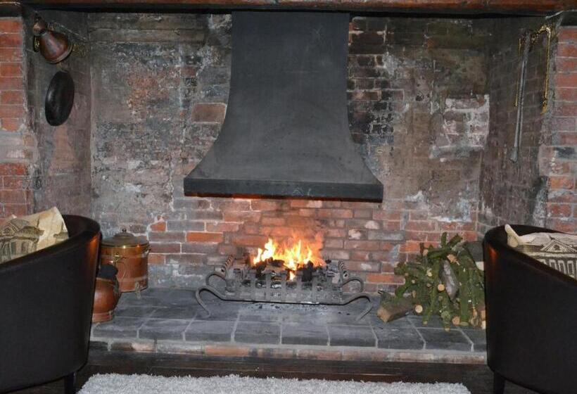 مبيت وإفطار Ternhill Farm House   5 Star Guest Accommodation With Optional Award Winning Breakfast