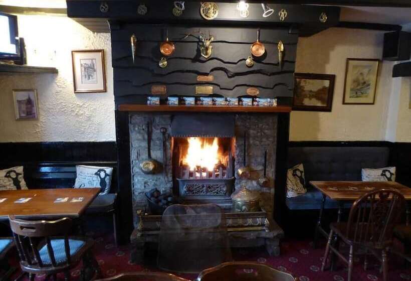 مبيت وإفطار The Angel Inn