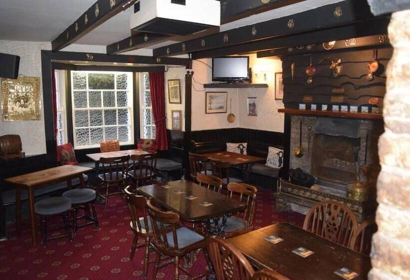 مبيت وإفطار The Angel Inn