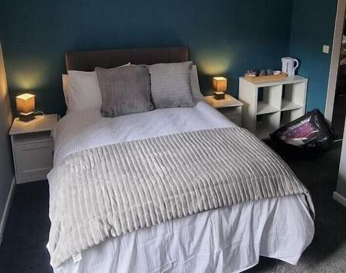 مبيت وإفطار The Angel Inn