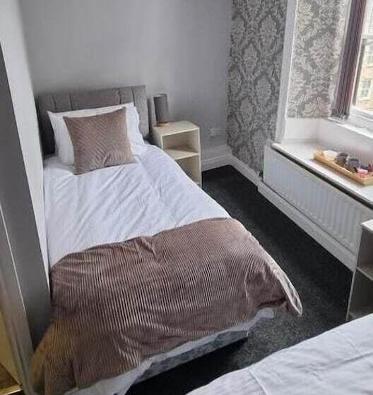 مبيت وإفطار The Angel Inn