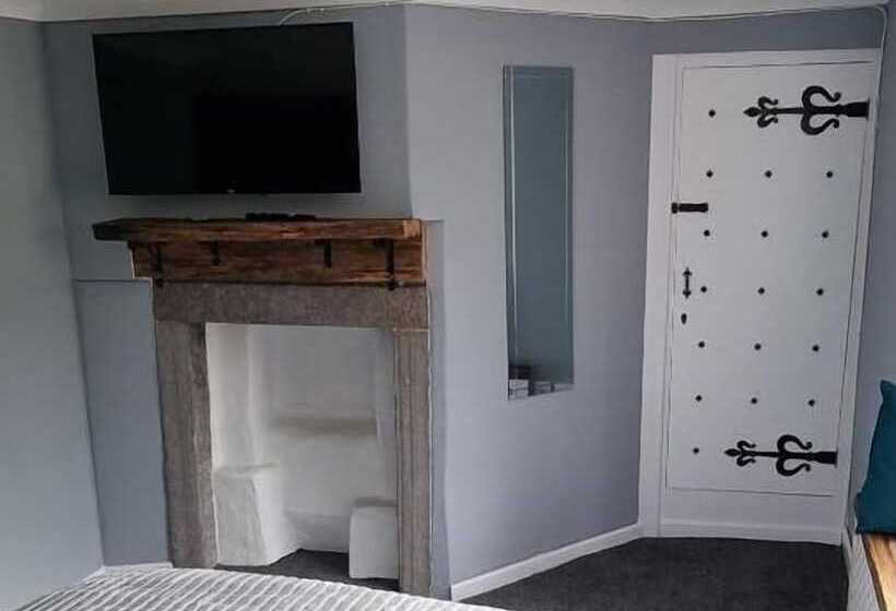 مبيت وإفطار The Angel Inn