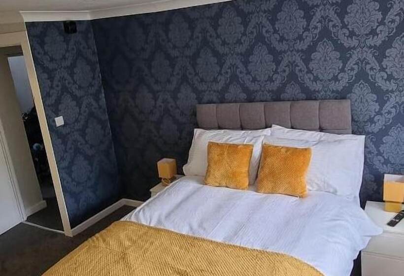 مبيت وإفطار The Angel Inn