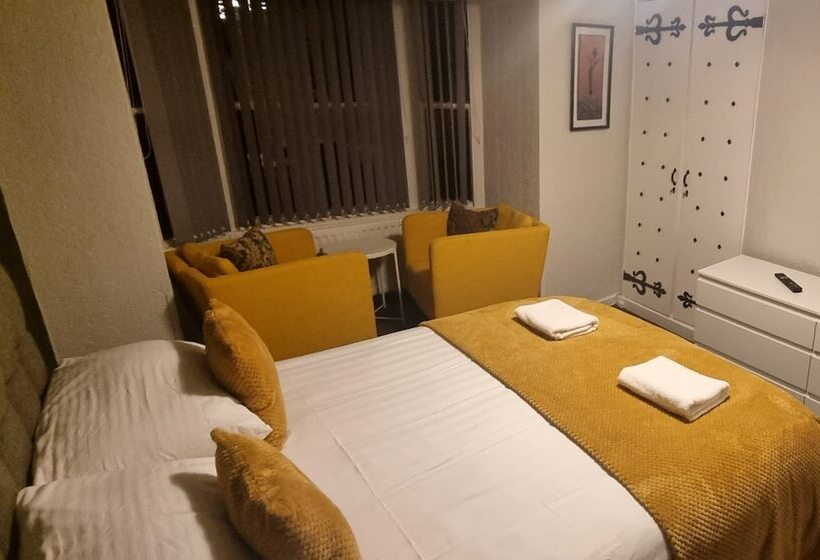 مبيت وإفطار The Angel Inn