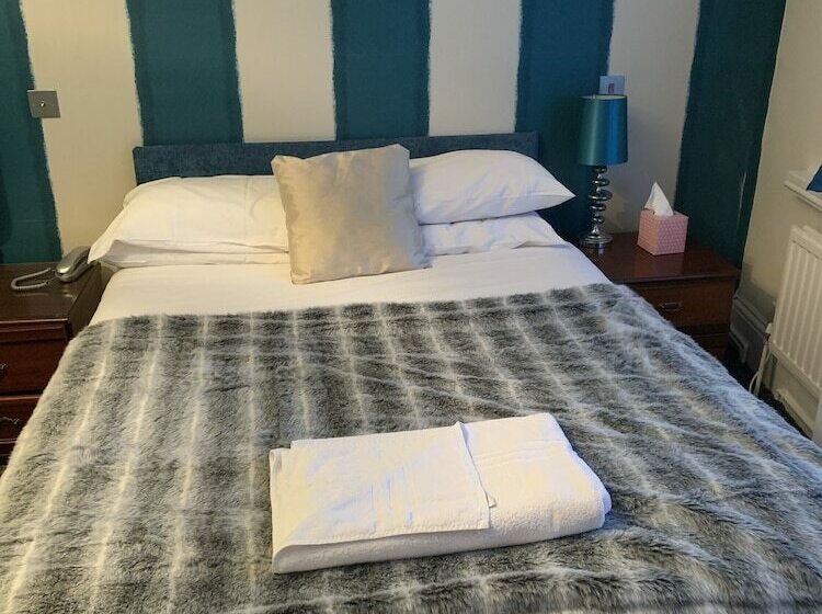 住宿加早餐  The Carlton